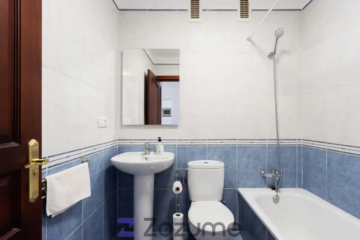 Bathroom of Flat for rent in Guía de Isora  with Air Conditioner, Heating and Terrace