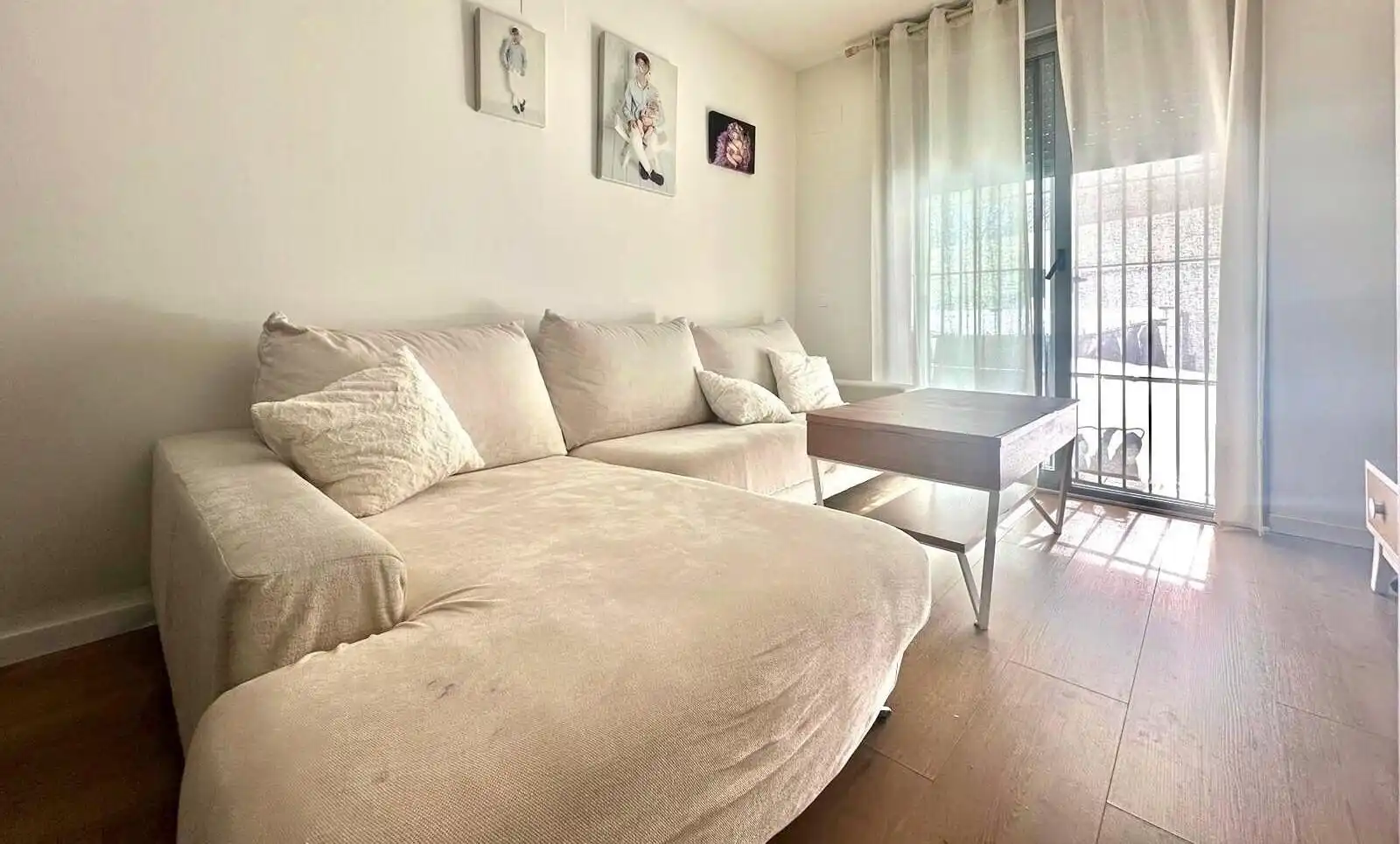 Living room of Flat for rent in Jerez de la Frontera  with Air Conditioner, Heating and Parquet flooring