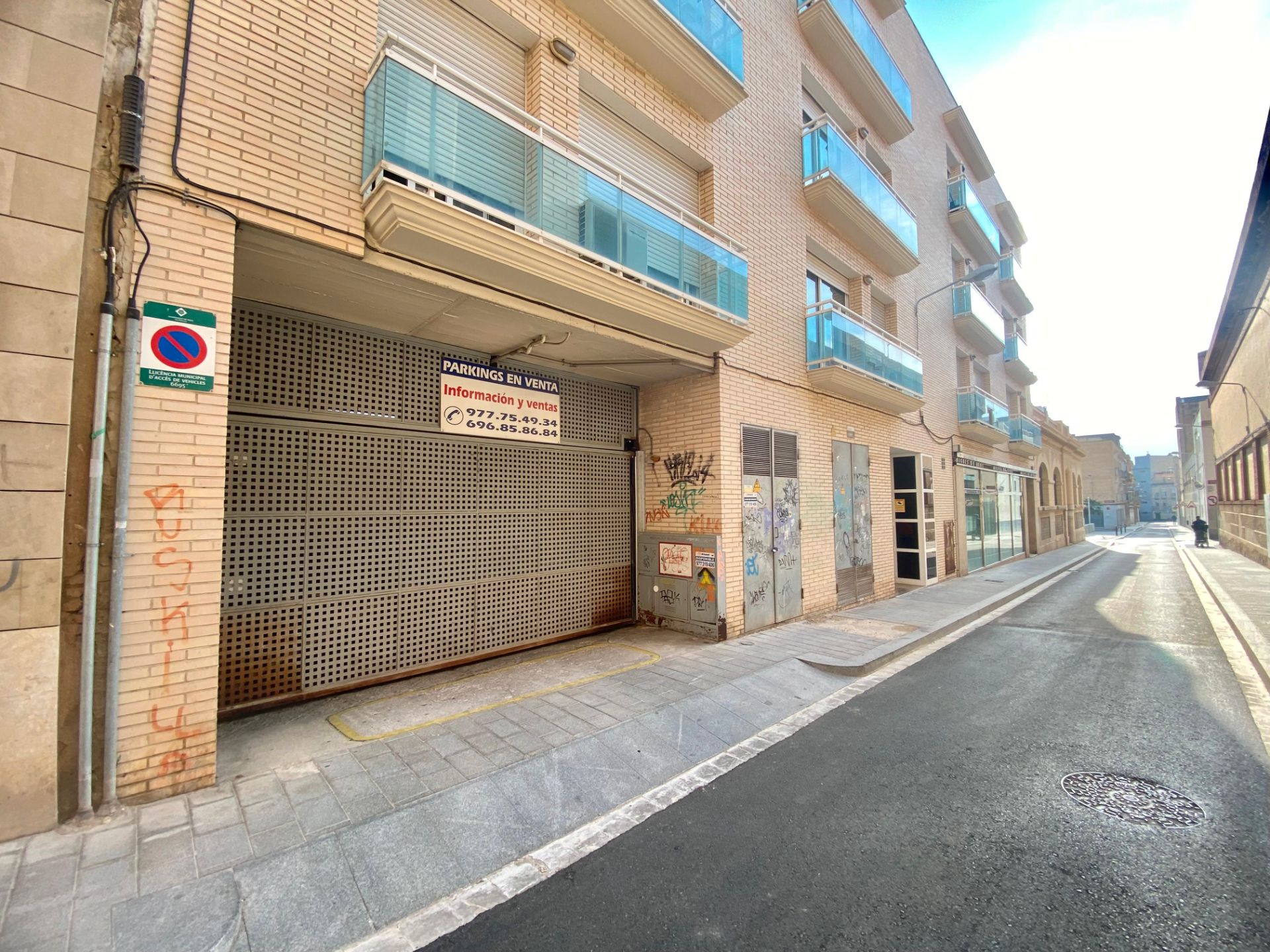 Außenansicht von Garage zum Verkauf in Reus