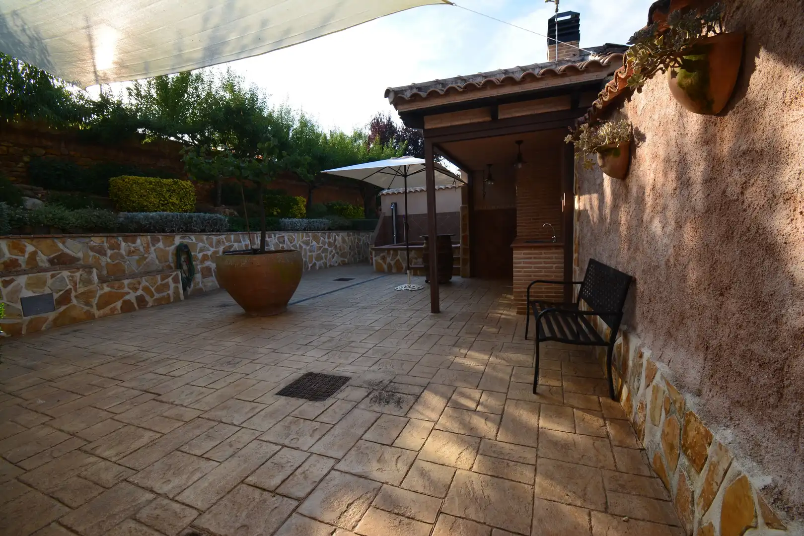 Terrasse von Country house zum Verkauf in Robledillo de Mohernando mit Klimaanlage, Privatgarten und Terrasse