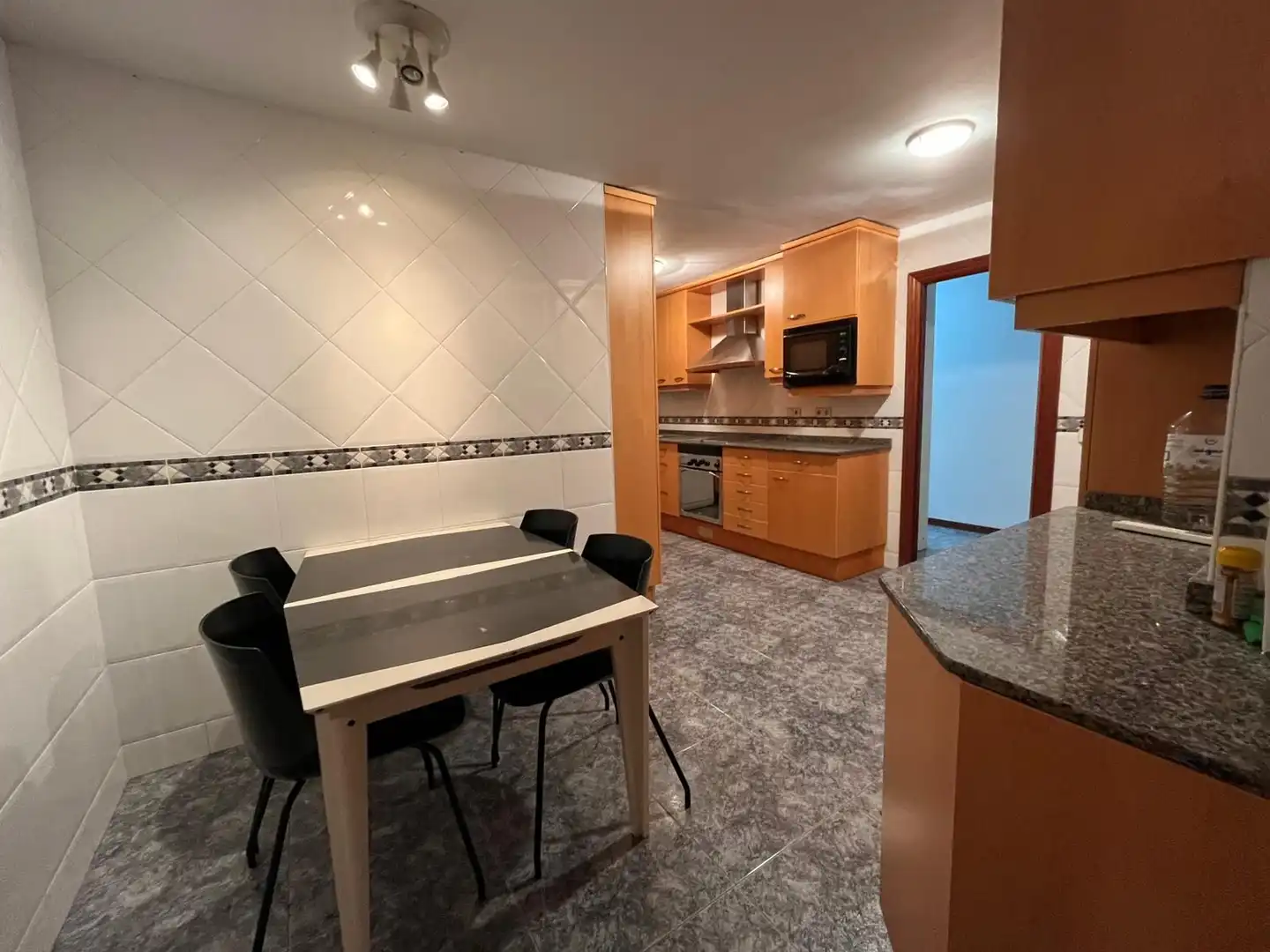 Küche von Wohnung zum Verkauf in Barcelona mit Klimaanlage, Heizung und Parkett