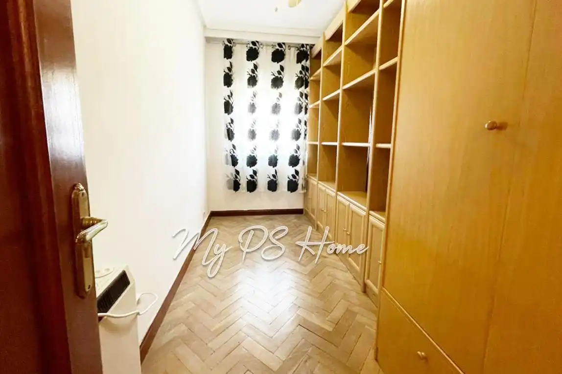 Flat for sale in Madrid  with Air Conditioner, Heating and Parquet flooring