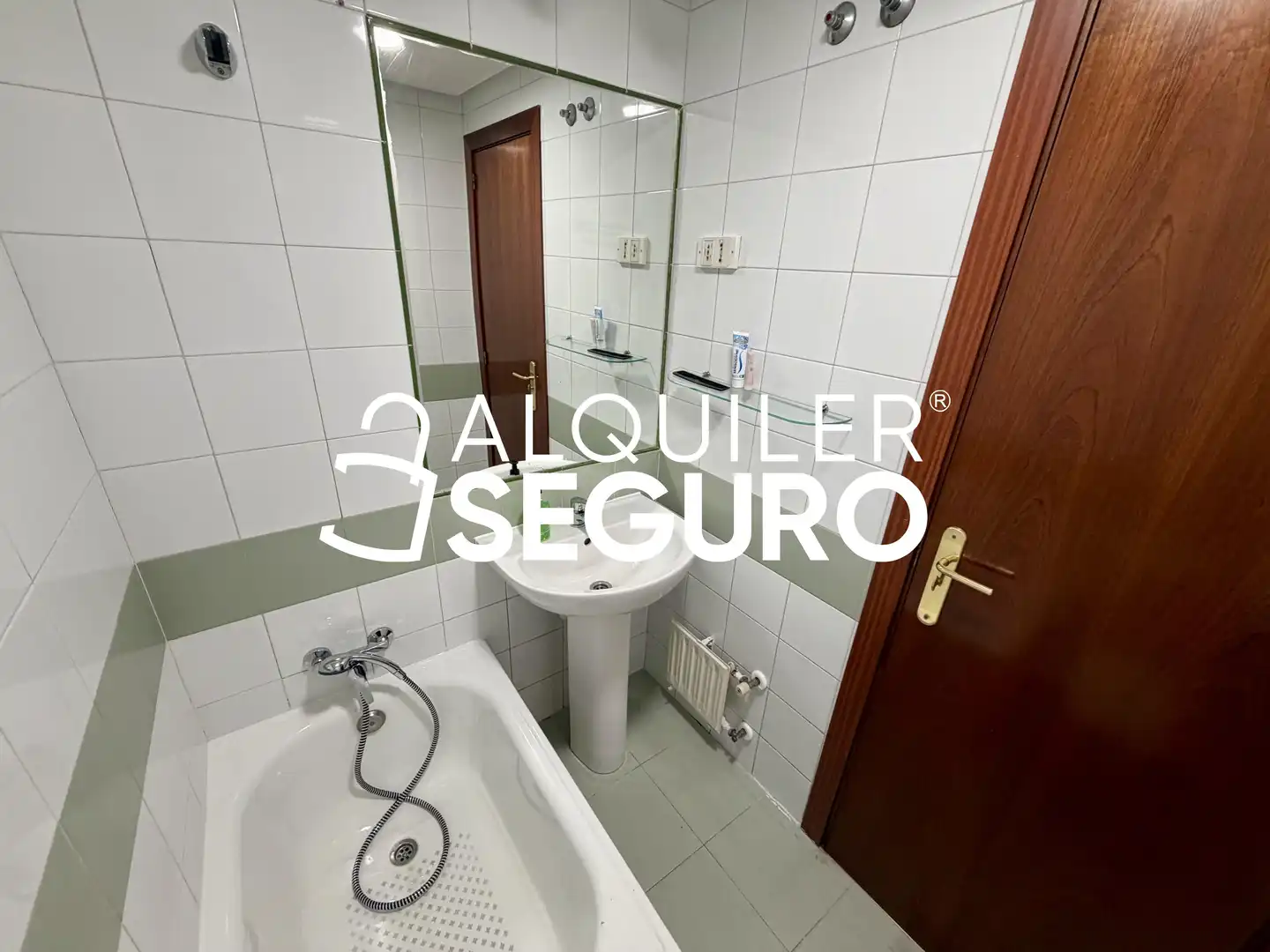 Bany de Pis de lloguer en Madrid amb Aire condicionat i Calefacció