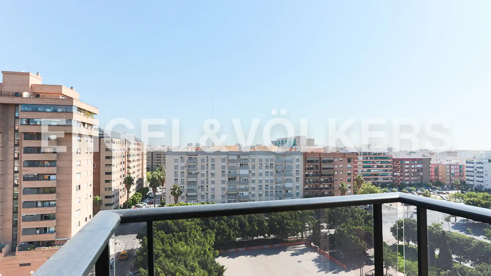 Vista exterior de Piso de alquiler en  Valencia Capital con Calefacción, Jardín privado y Parquet