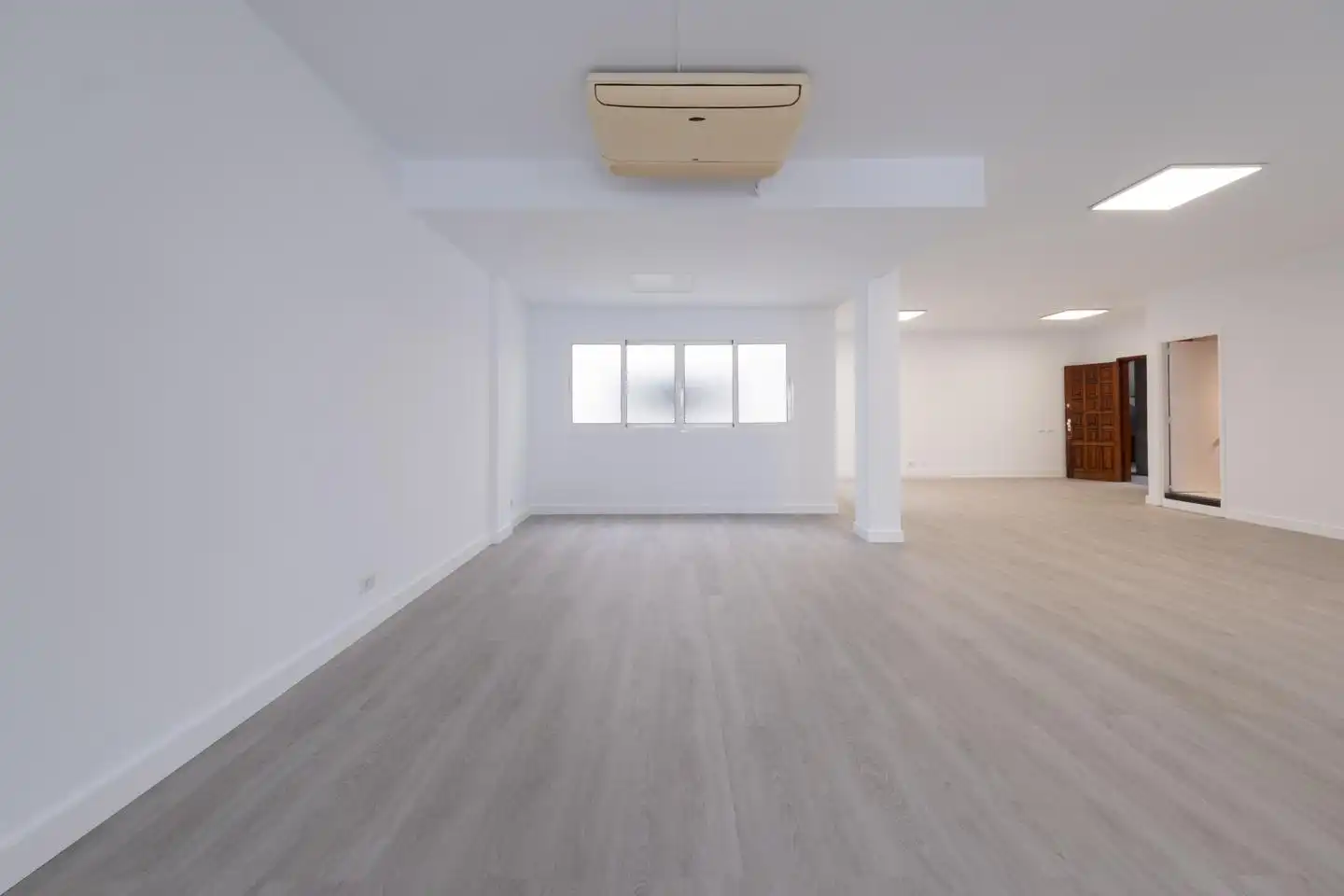 Local comercial en alquiler en Reyes Católicos, imagen 18