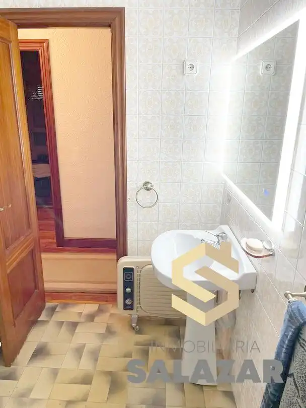 Bathroom of Flat for rent in Okondo  with Heating
