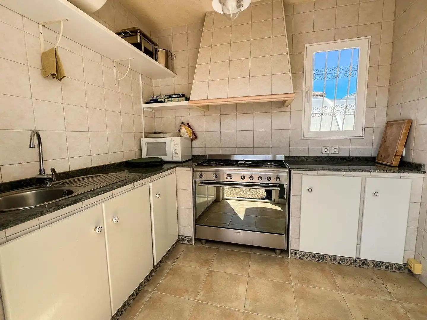 Cocina de Casa o chalet en venta en La Nucia con Aire acondicionado, Jardín privado y Piscina