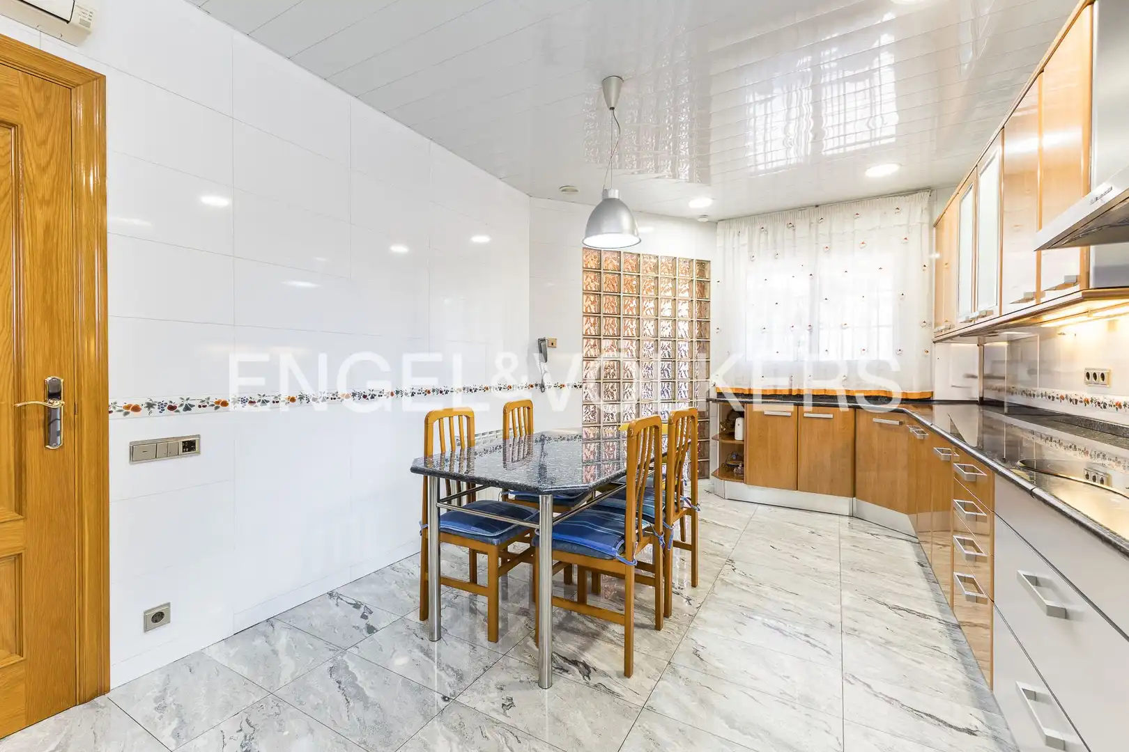 Cocina de Casa o chalet en venta en Molins de Rei con Aire acondicionado, Calefacción y Jardín privado