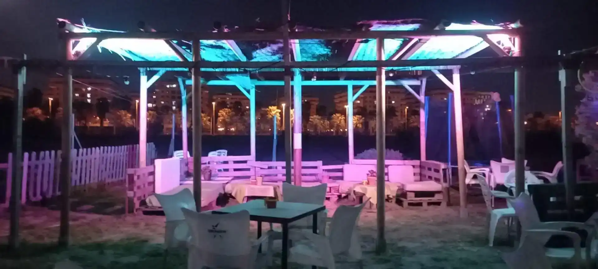 Terrasse von Country house zur Miete in Alboraya mit Privatgarten, Abstellraum und Schwimmbad