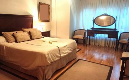 Bedroom of Flat for sale in Oviedo   with Heating, Parquet flooring and Terrace