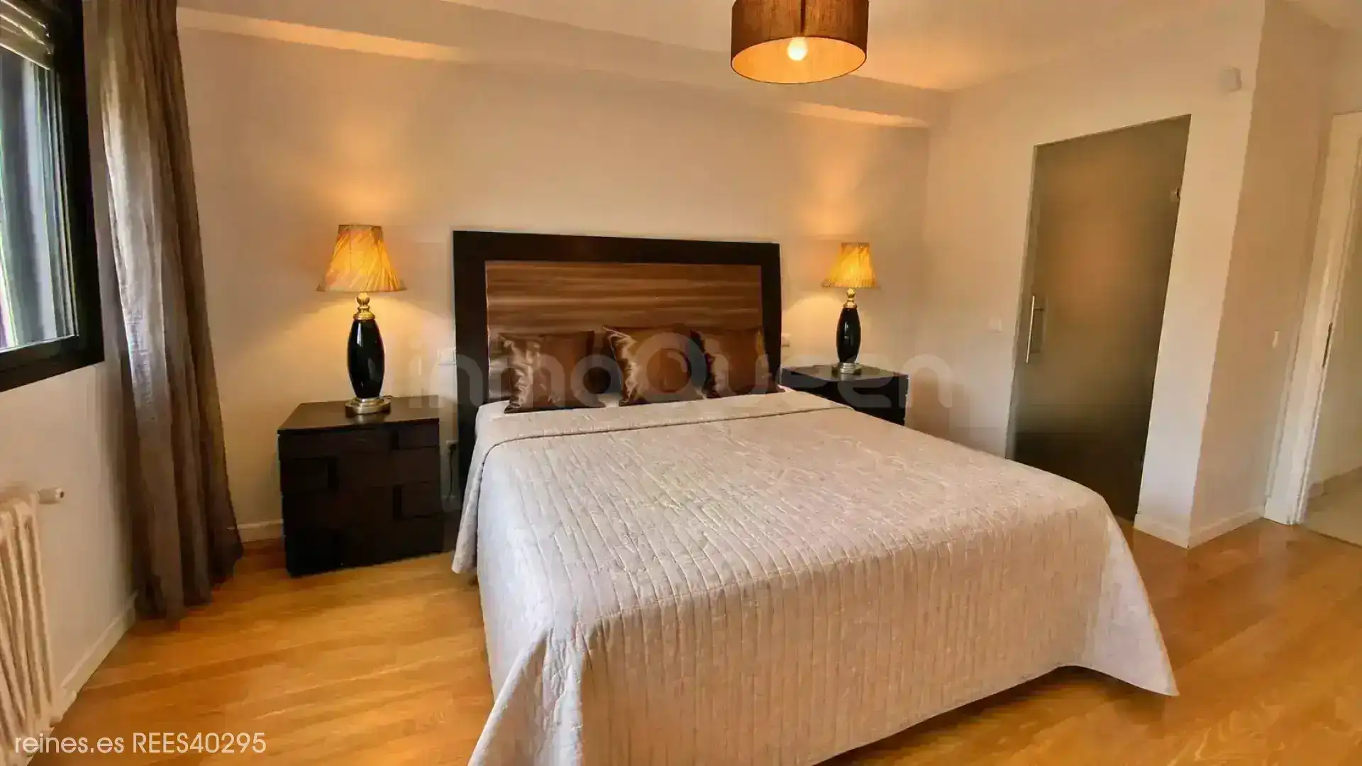 Dormitori de Casa o xalet en venda en Madrid amb Calefacció, Jardí privat i Terrassa