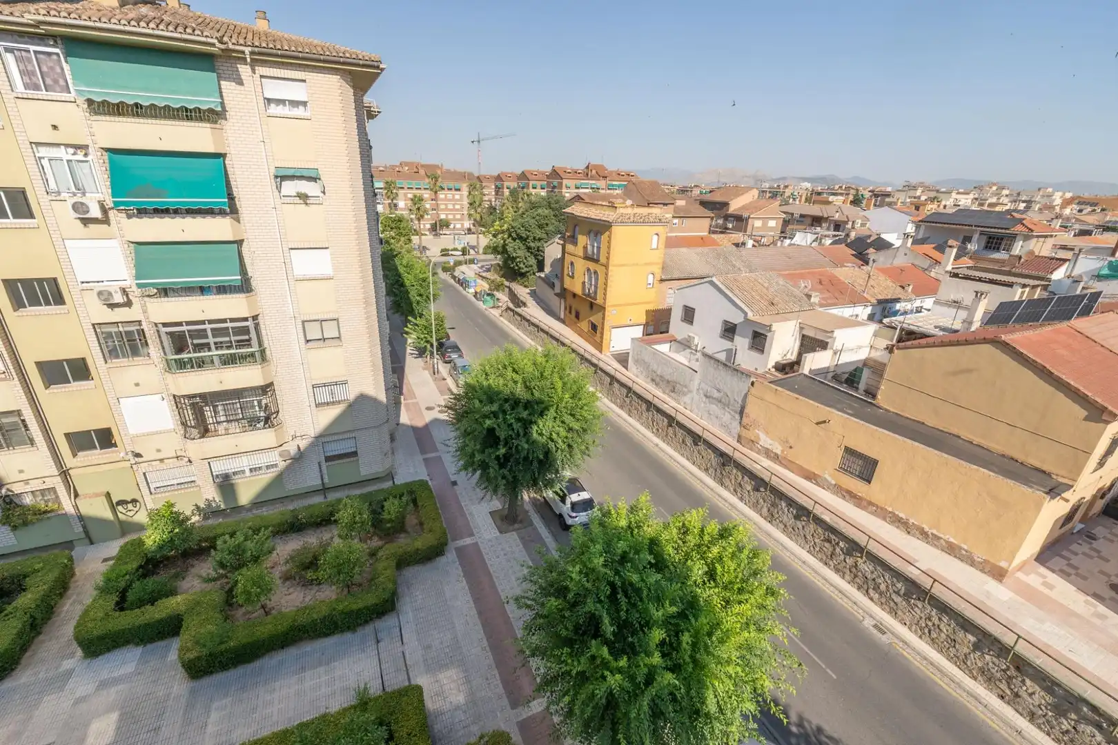 Exterior view of Flat for sale in Granada  with Air Conditioner, Terrace and Alarm