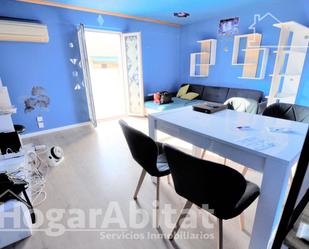 Living room of Flat for sale in  Valencia Capital  with Air Conditioner and Balcony