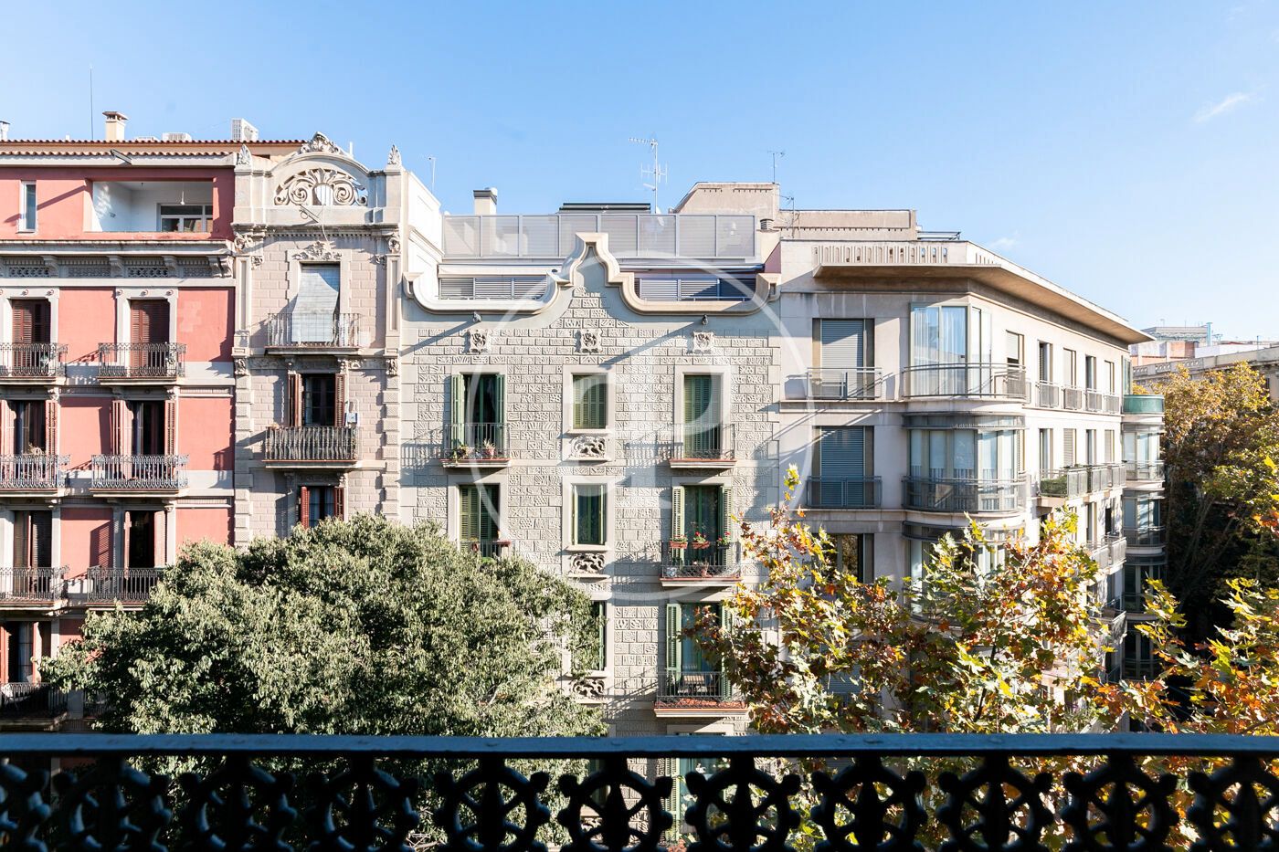 Exterior view of Flat for sale in  Barcelona Capital  with Air Conditioner, Heating and Balcony