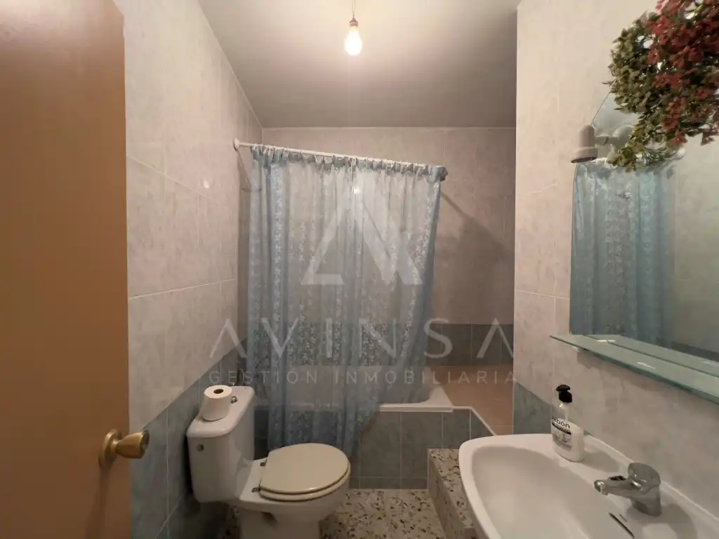 Houses for sale in N/A, Alhóndiga