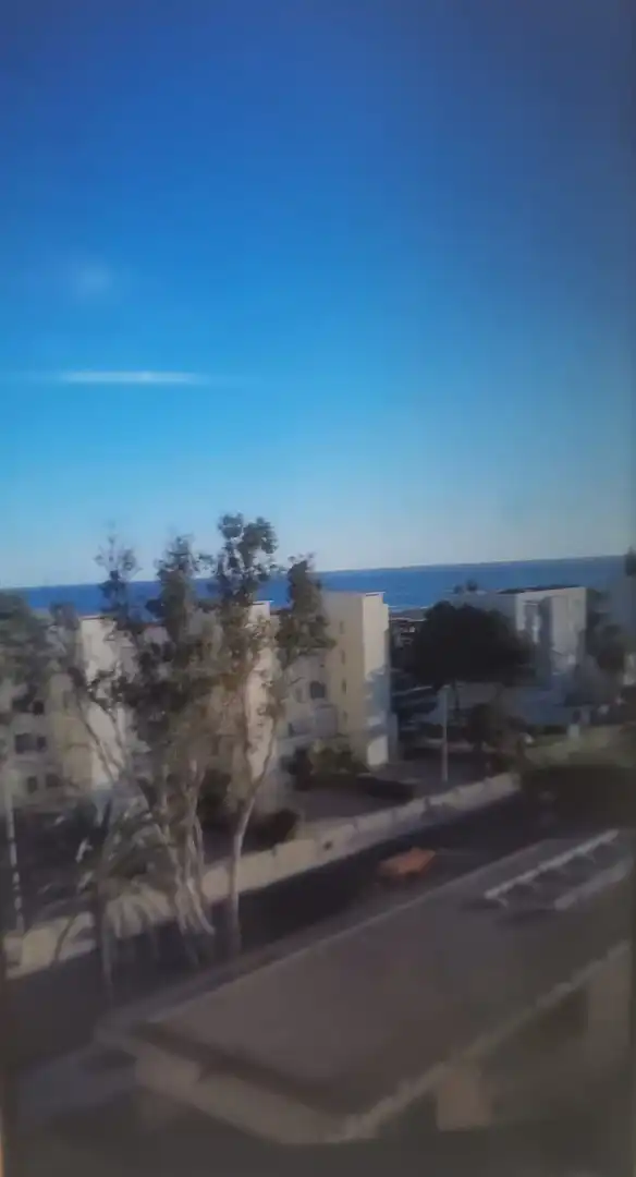 Vista exterior de Àtic de lloguer en Motril amb Aire condicionat, Calefacció i Jardí privat