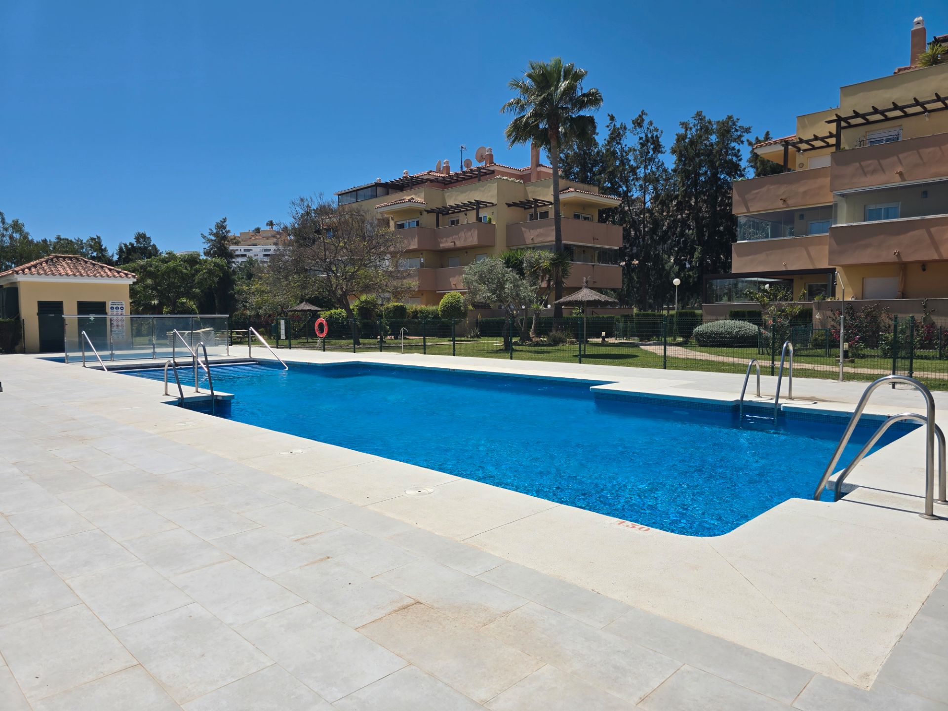 Piscina de Pis en venda en Mijas amb Aire condicionat, Calefacció i Terrassa