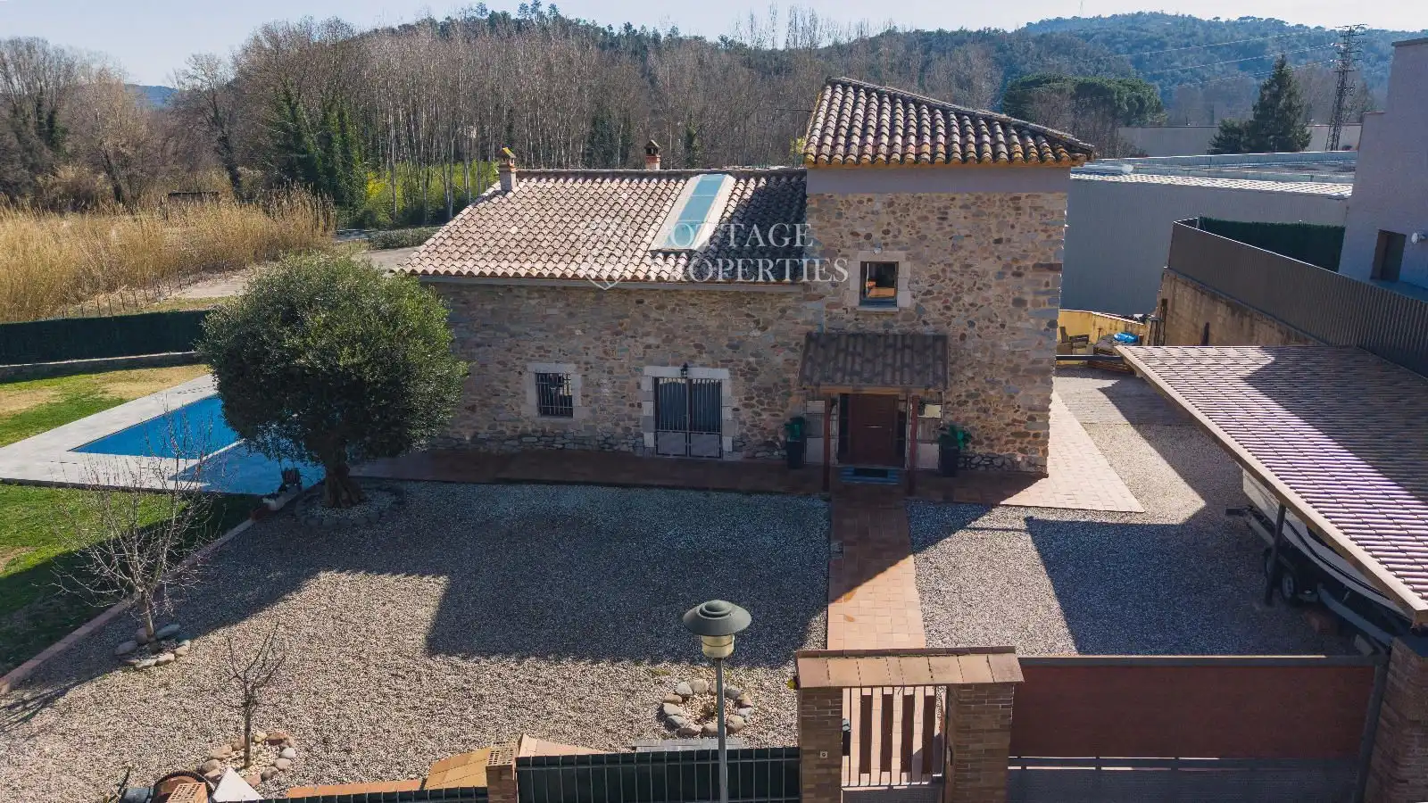 Vista exterior de Finca rústica en venda en Sant Julià del Llor i Bonmatí amb Calefacció, Terrassa i Piscina