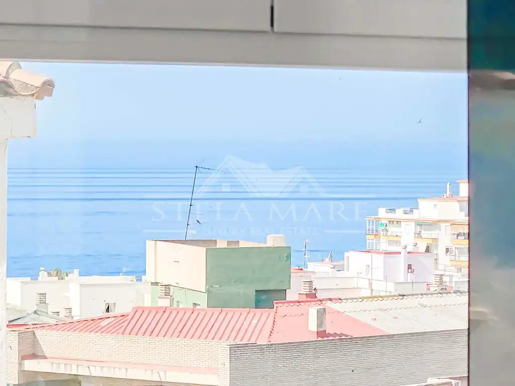 Vista exterior de Apartament en venda en Nerja amb Aire condicionat, Terrassa i Moblat