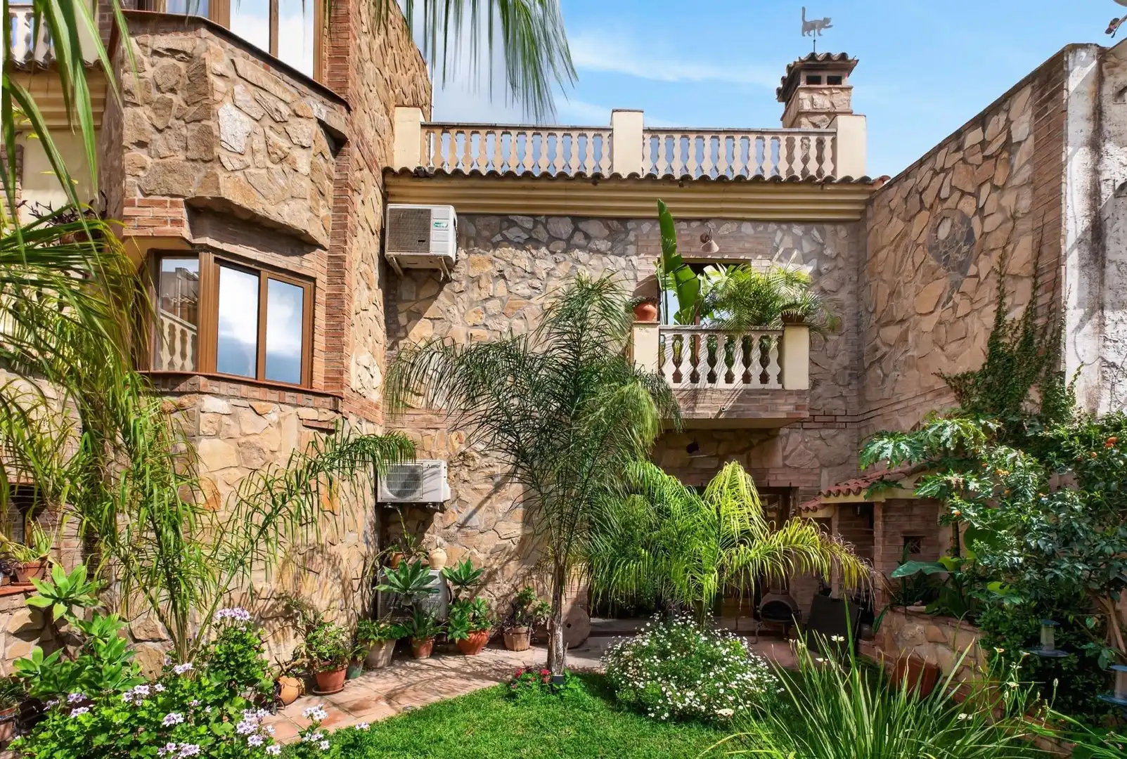 Vista exterior de Casa o chalet en venta en Málaga Capital con Aire acondicionado, Calefacción y Jardín privado
