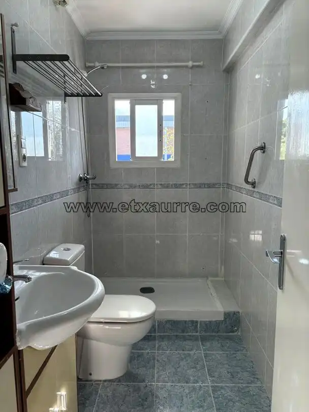 Bathroom of Flat for sale in Laudio / Llodio  with Storage room, Balcony and Alarm