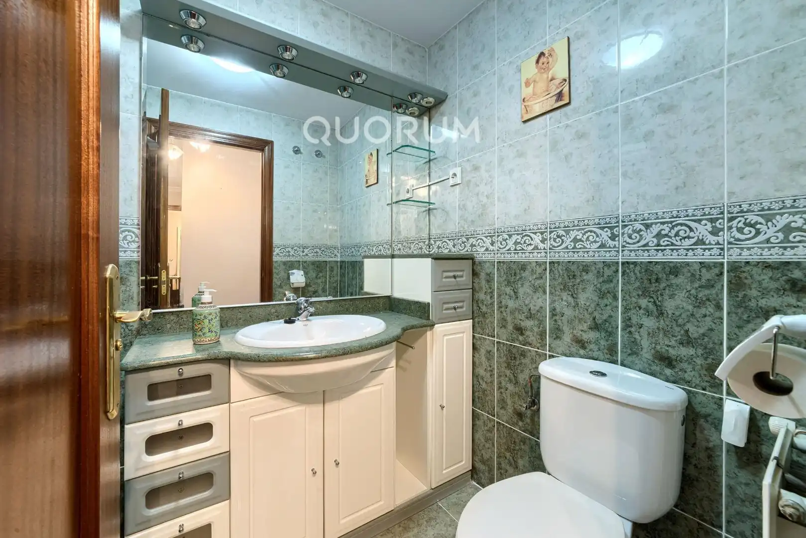 Baño de Piso en venta en Barakaldo  con Calefacción, Trastero y Amueblado