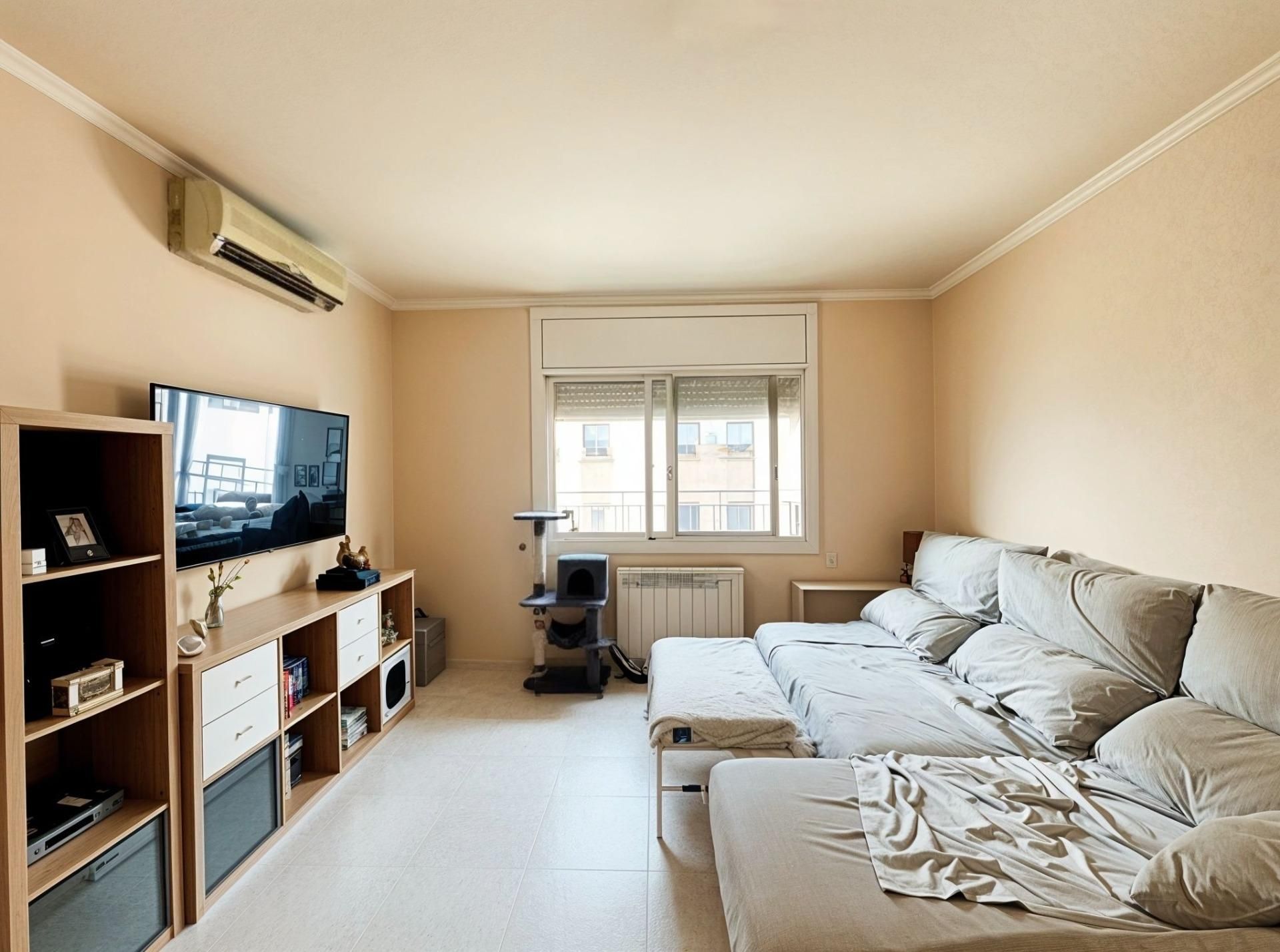 Living room of Flat for sale in Sabadell  with Air Conditioner and Heating