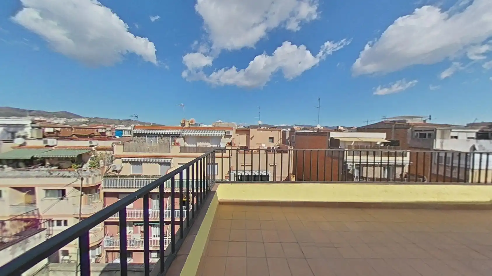 Vista exterior de Ático en venta en Barcelona con Calefacción