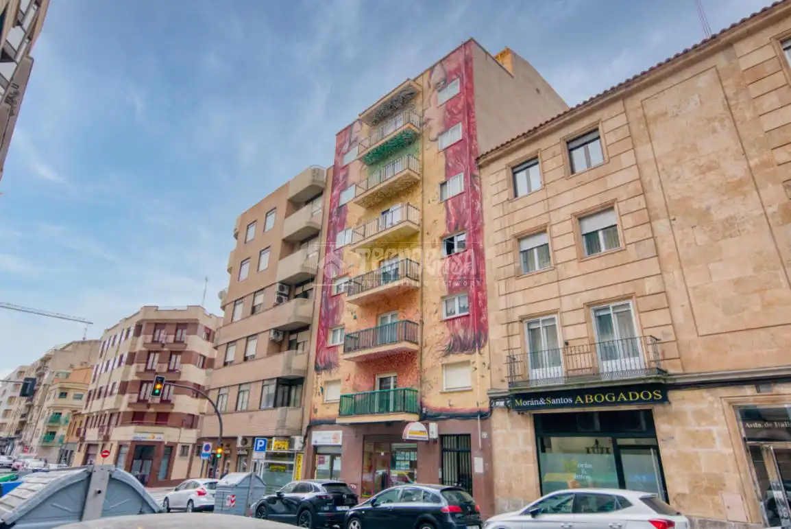 Vista exterior de Piso en venta en Salamanca Capital con Aire acondicionado