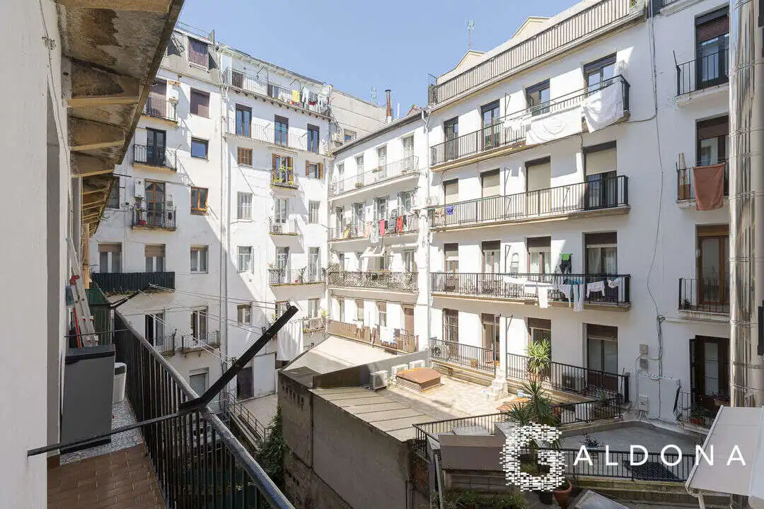 Terrassa de Pis en venda en Donostia - San Sebastián  amb Calefacció, Traster i Balcó