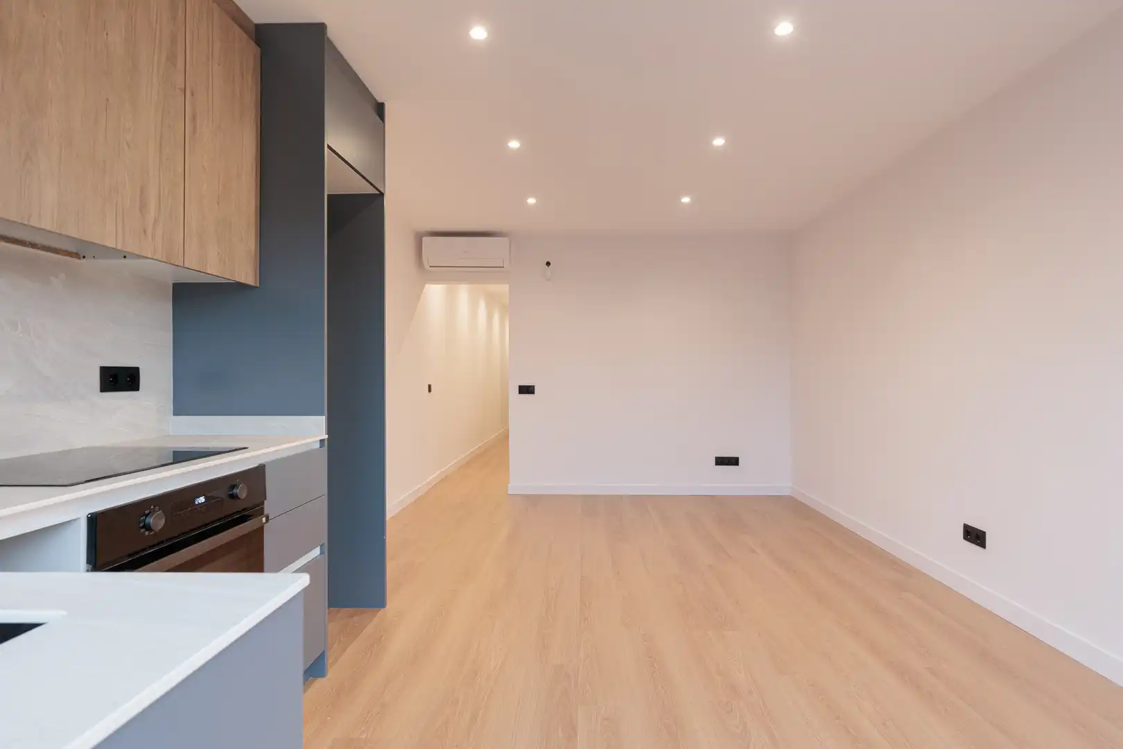 Flat with terrace for sale in Carrer de Lluís Vives, imagen 7