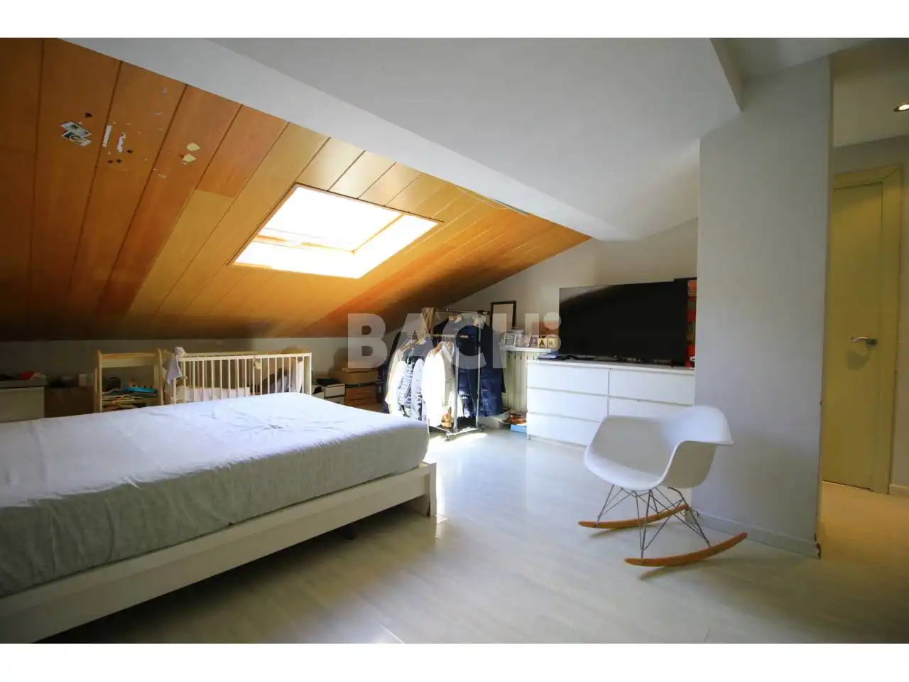 Habitación de Ático en venta en Vic con Aire acondicionado, Calefacción y Parquet