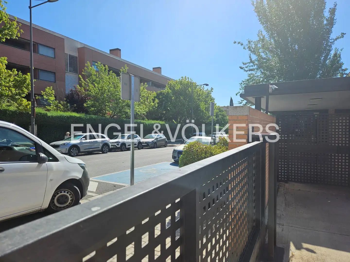 Vista exterior de Àtic de lloguer en Pozuelo de Alarcón amb Aire condicionat, Calefacció i Parquet