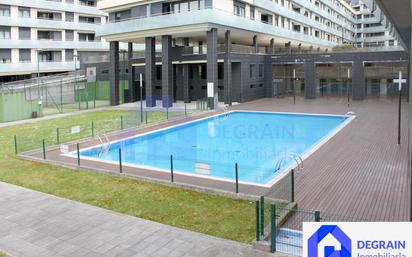 Swimming pool of Flat for sale in Oviedo   with Heating, Parquet flooring and Terrace