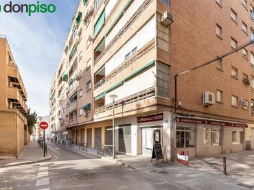 Local comercial en venda a Calle POLO Y CAÑA