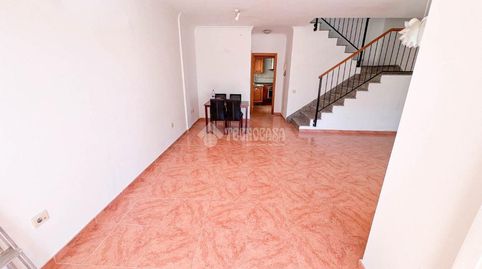 Foto 2 de Casa adosada en venta en Cruce de Arinaga, Agüimes