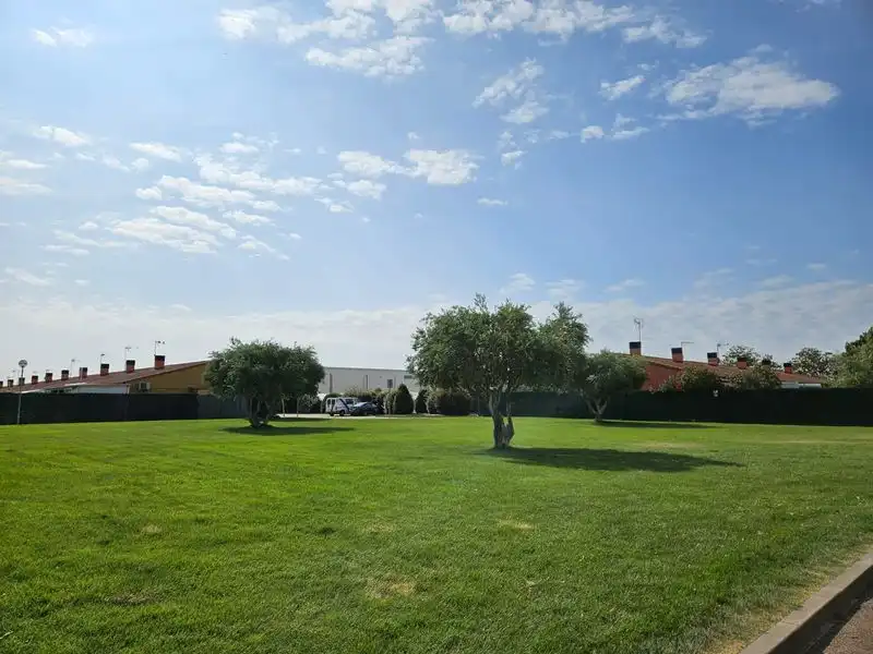 Casa adosada en venta en Peralta / Azkoien con Aire acondicionado, Calefacción y Jardín privado