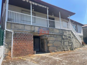 Casa amb balcó en venda a O Pereiro de Aguiar