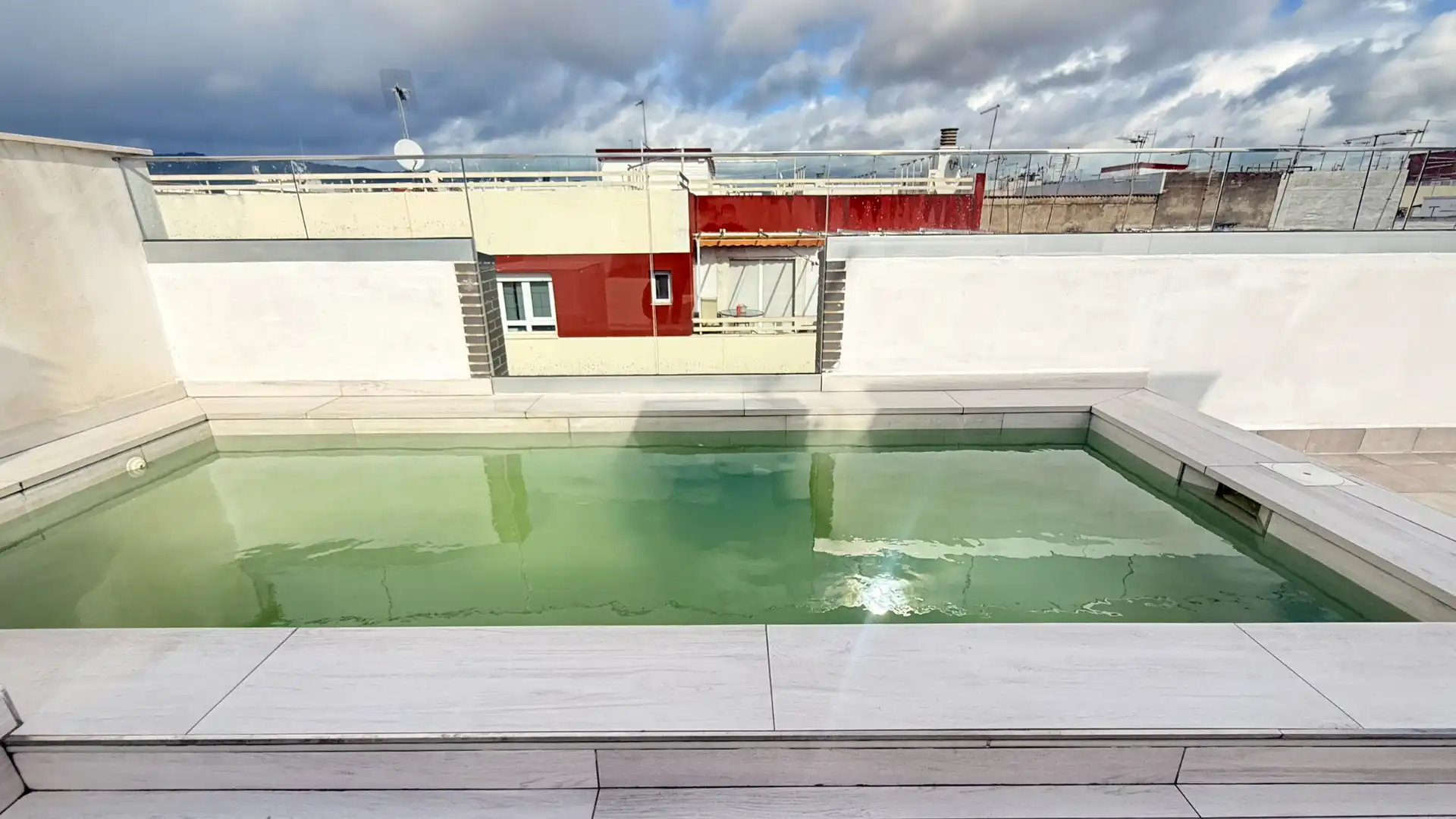 Piscina de Pis en venda en Córdoba amb Aire condicionat, Calefacció i Terrassa