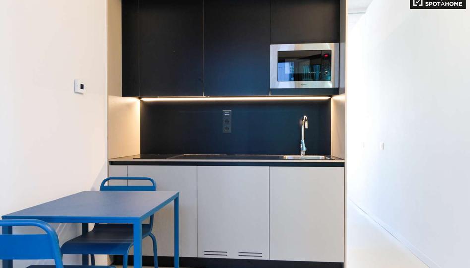 Foto 1 de Estudi per a compartir a Sant Joan Baptista, Barcelona