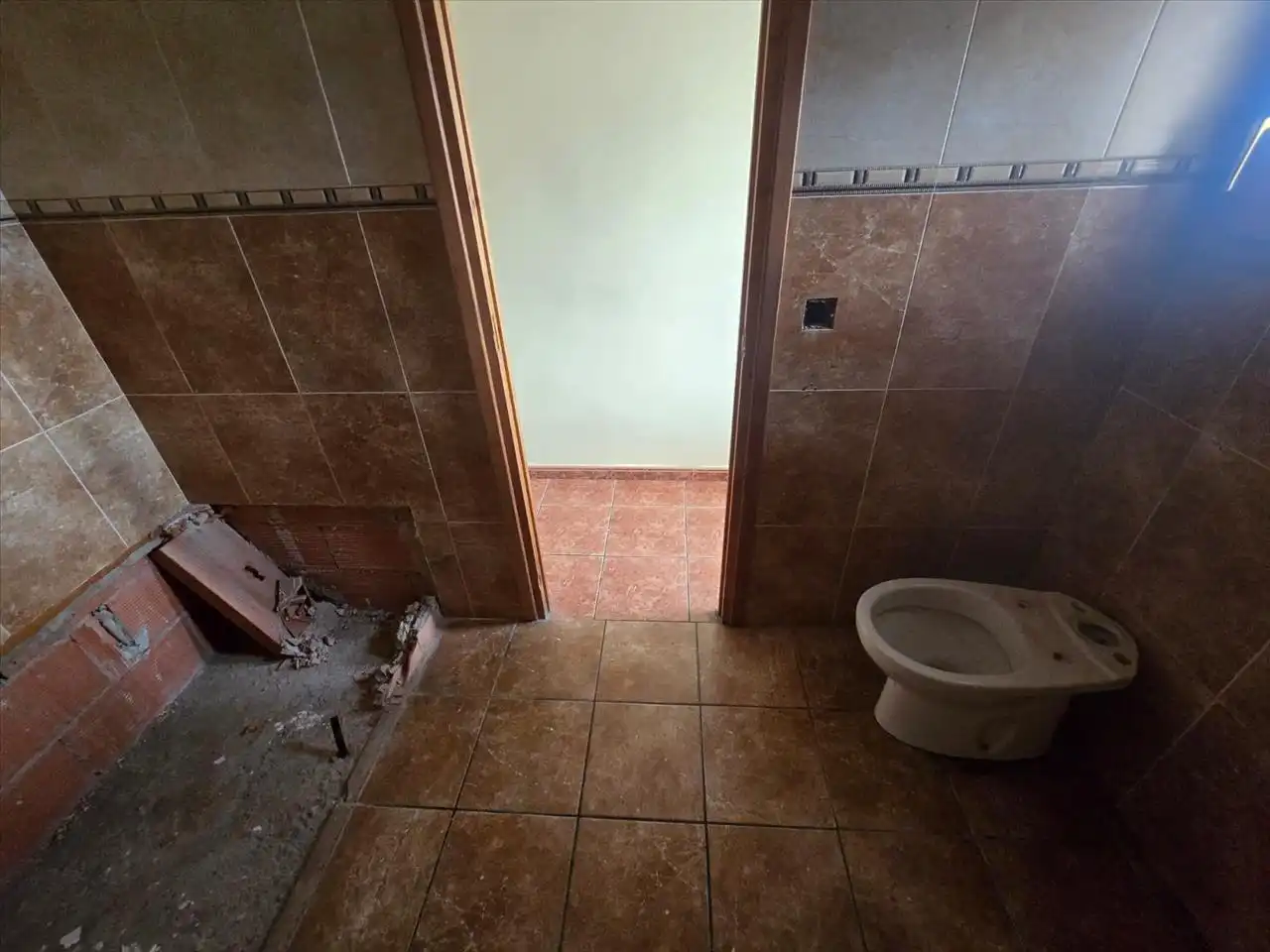 Badezimmer von Einfamilien-Reihenhaus zum Verkauf in Torrellas