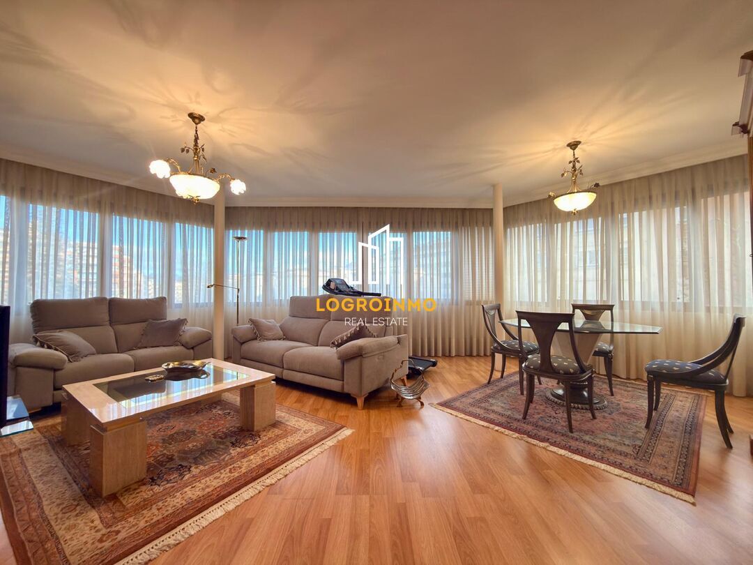 Living room of Flat for sale in  Logroño  with Air Conditioner, Heating and Storage room