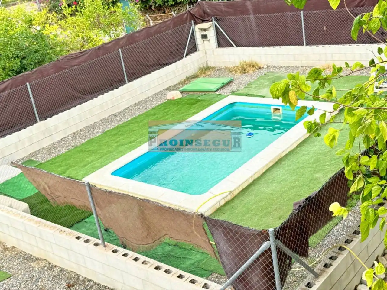 Casa rústica amb piscina en venda a Via Vega de Riarán