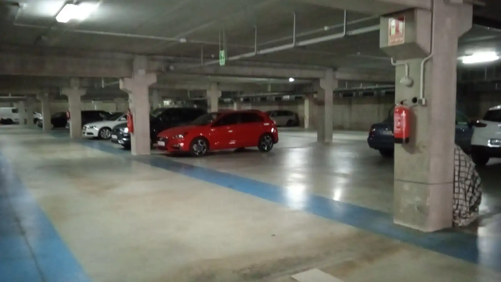 Parkplatz von Büro zur Miete in Reus mit Klimaanlage, Heizung und Internet