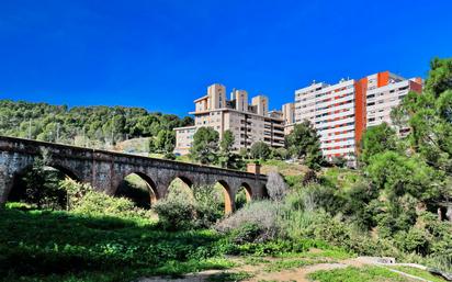 Exterior view of Flat for sale in  Barcelona Capital  with Oven and Alarm