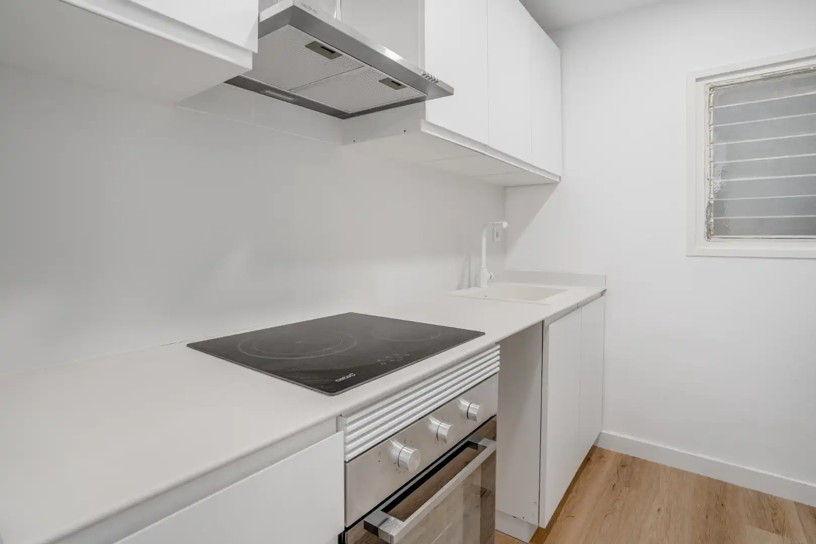 Cocina de Piso en venta en Barcelona con Calefacción, Parquet y Horno