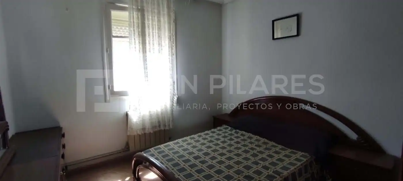 Bedroom of Flat for sale in  Logroño