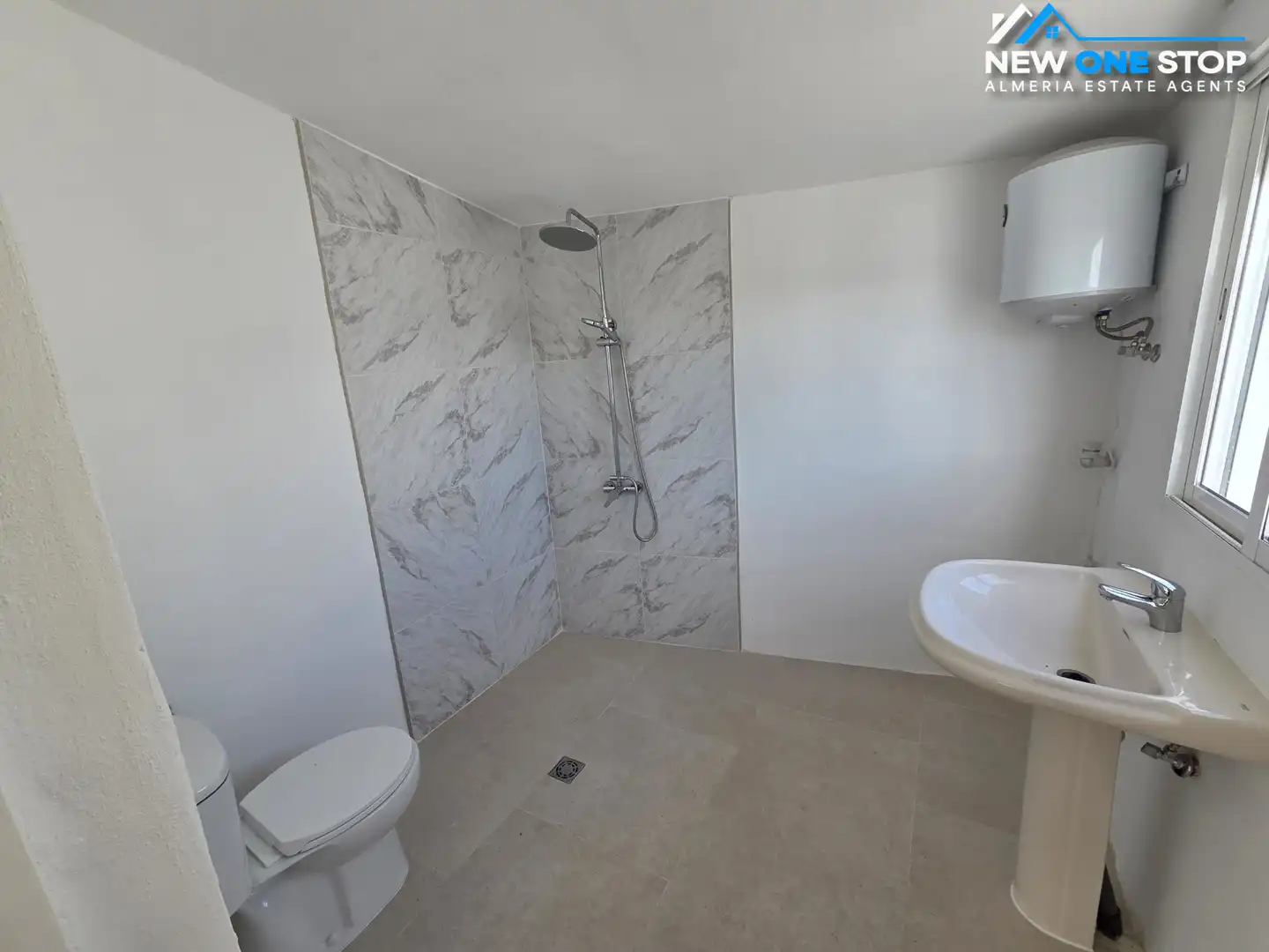 Baño de Casa o chalet en venta en Arboleas con Aire acondicionado, Calefacción y Jardín privado