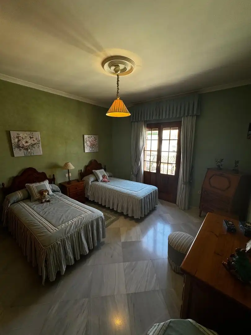 Dormitori de Casa o xalet en venda en Morón de la Frontera
