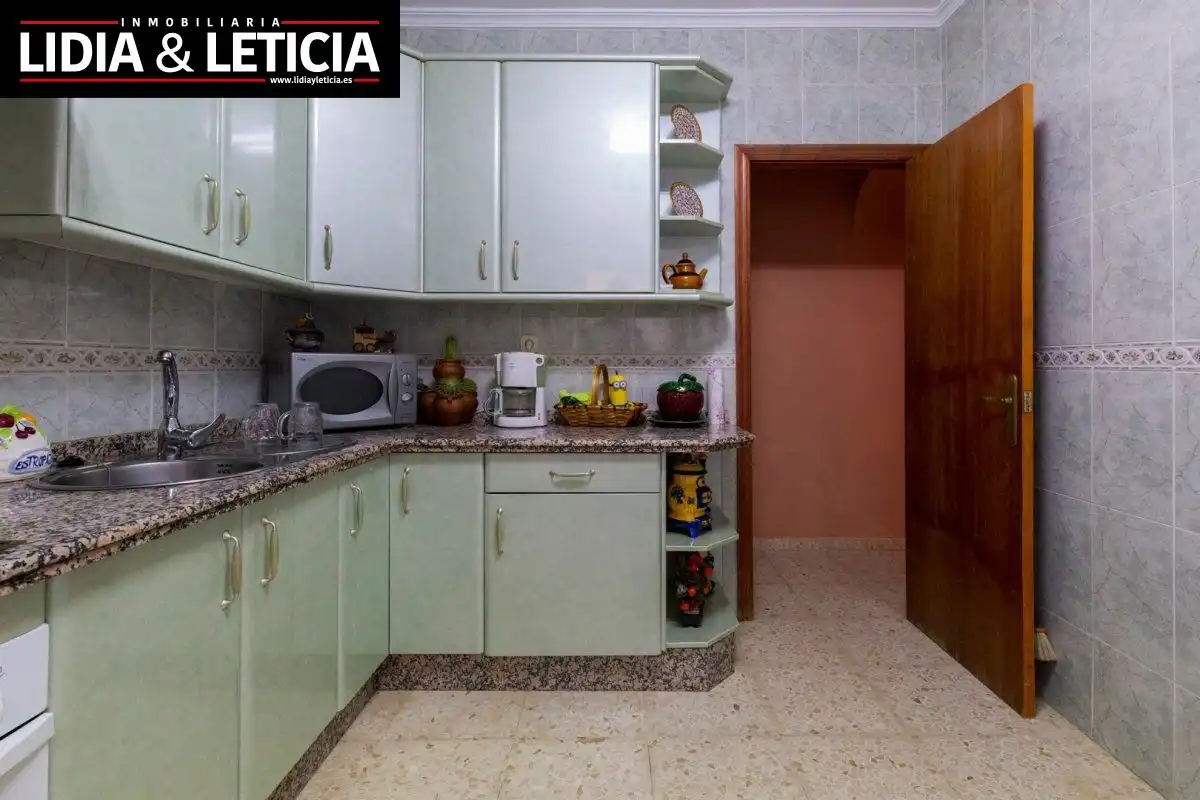 Cocina de Casa o chalet en venta en Alcalá de Guadaira con Aire acondicionado, Calefacción y Jardín privado